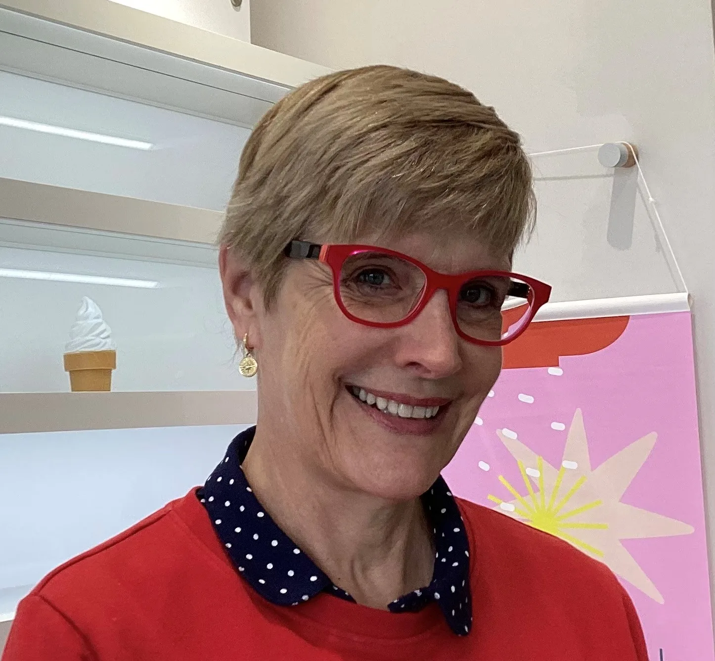 Happy Eyewise patient wearing glasses, photo 45