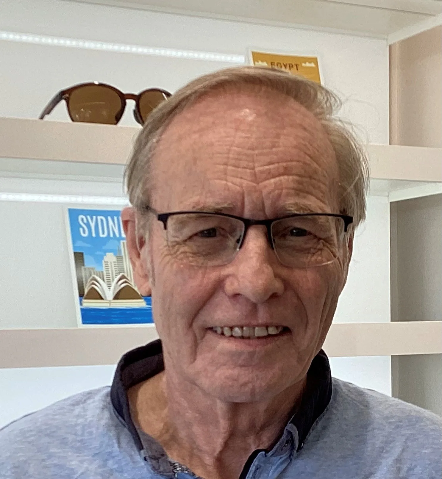 Happy Eyewise patient wearing glasses, photo 52