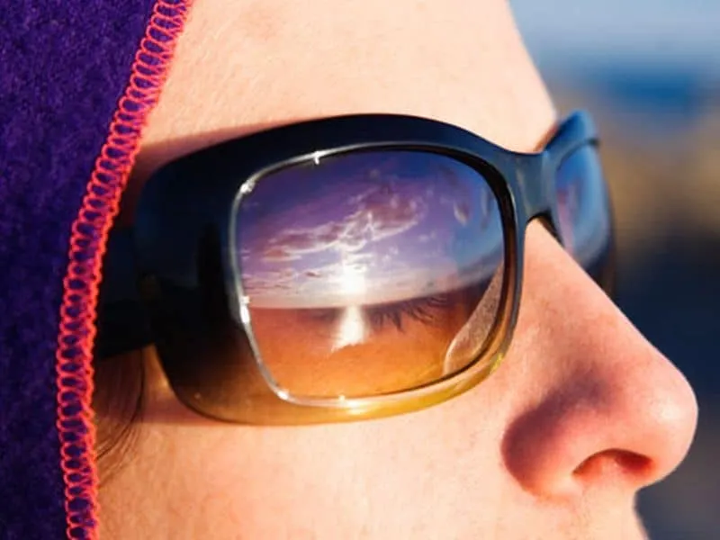 Ultraviolet Radiation ( UV ) and the Eye.